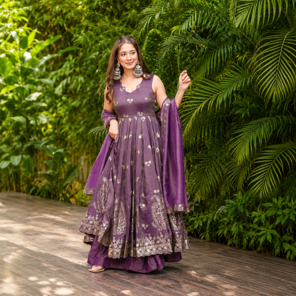 Latest Suit Set Collection for Women – Stylish & Elegant